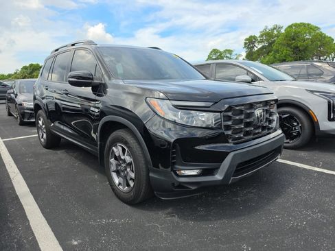 Used 2023 Honda Passport TrailSport image 2