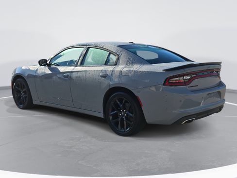 Used 2022 Dodge Charger SXT w/ Blacktop Package image 7