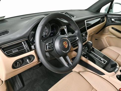 Certified 2026 Porsche Macan image 4
