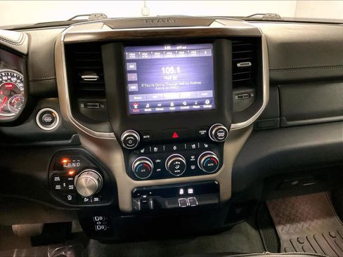 Used 2020 RAM 1500 Laramie w/ Off Road Group AWD/4WD image 9