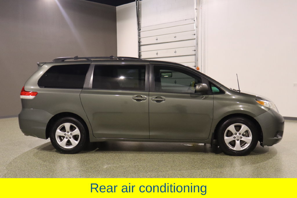 Used 2012 Toyota Sienna LE FWD image 11
