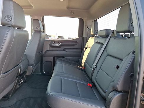 Used 2024 GMC Sierra 1500 SLT image 11