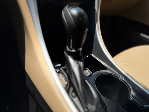 Used 2011 Hyundai Sonata Hybrid FWD image 15