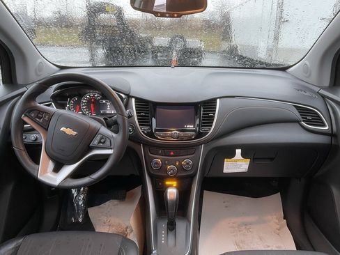 Used 2022 Chevrolet Trax LT w/ LT Convenience Package image 21