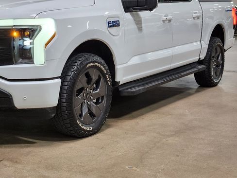 Used 2024 Ford F150 Lightning Flash AWD/4WD image 17