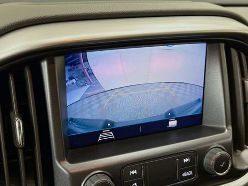 Used 2022 Chevrolet Colorado LT w/ LT Convenience Package image 13