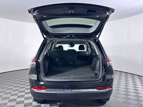 Used 2023 Jeep Grand Cherokee Limited AWD/4WD image 11