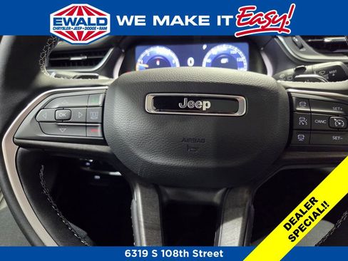 New 2025 Jeep Grand Cherokee L Limited w/ Black Appearance Package AWD/4WD image 7
