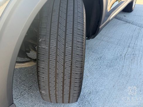 Used 2022 Ford Explorer Limited w/ Limited Technology Package image 30