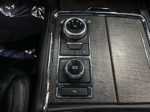 Used 2021 Ford Expedition Max Limited AWD/4WD image 29