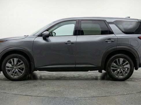 Used 2025 Nissan Pathfinder SV FWD image 5
