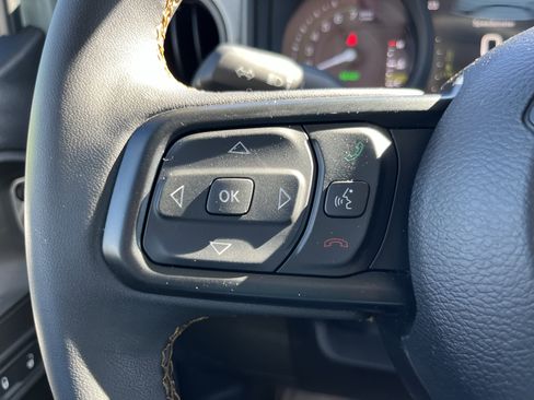 Used 2024 Jeep Wrangler Unlimited w/ Convenience Group image 22