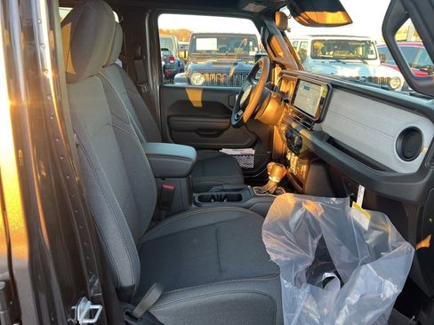 New 2026 Jeep Gladiator Sport image 11