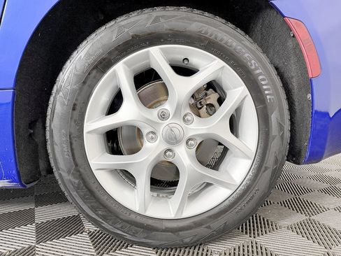 Used 2018 Chrysler Pacifica Touring-L w/ Tire & Wheel Group FWD image 22
