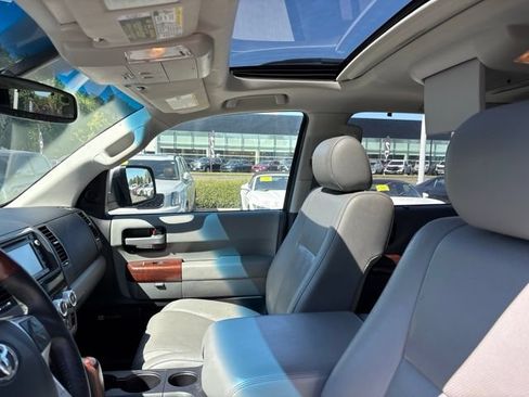 Used 2017 Toyota Sequoia Platinum AWD/4WD image 14