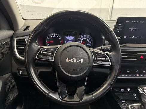 Used 2023 Kia Seltos S AWD/4WD image 14