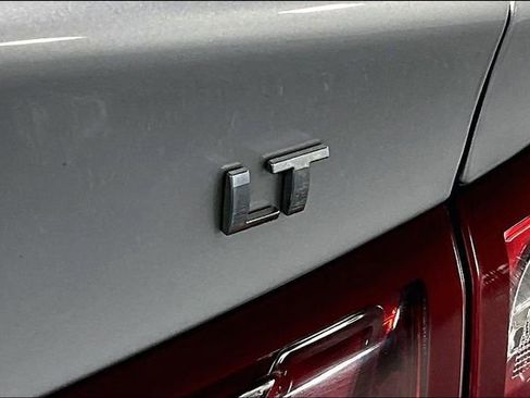 Used 2020 Chevrolet Malibu LT FWD image 21