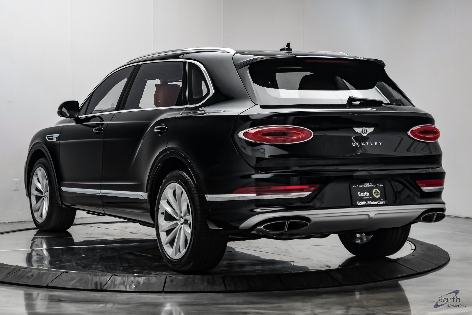 Used 2023 Bentley Bentayga Extended Wheelbase AWD/4WD image 8