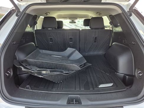Certified 2024 Chevrolet Blazer LT w/ Convenience Package FWD image 11