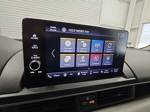 Used 2025 Honda Pilot EX-L image 16