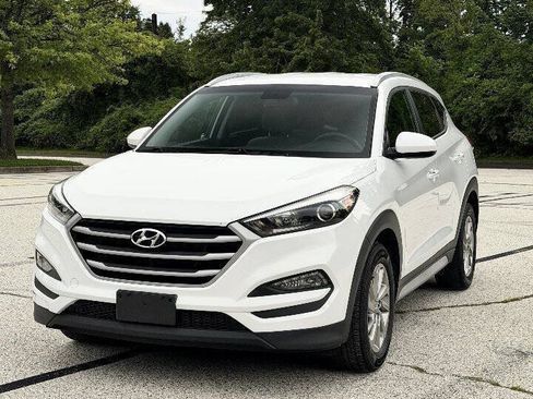 Used 2017 Hyundai Tucson SE w/ SE Popular Package 02 AWD/4WD image 2