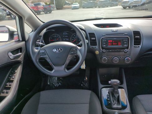 Used 2018 Kia Forte LX image 25