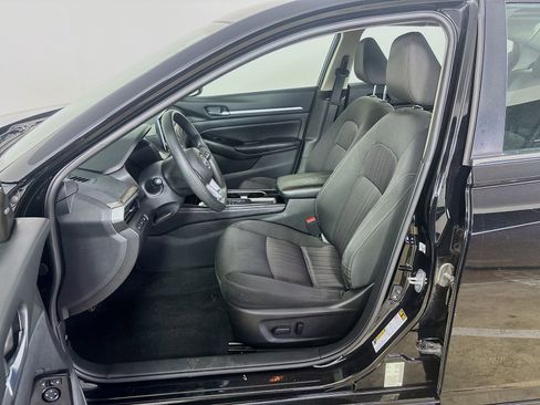 Used 2023 Nissan Altima 2.5 SV FWD image 19