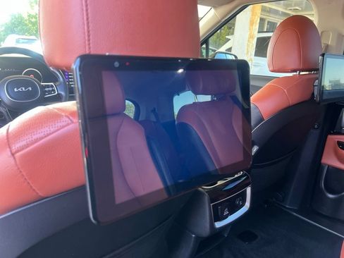 Used 2022 Kia Carnival SX Prestige FWD image 11