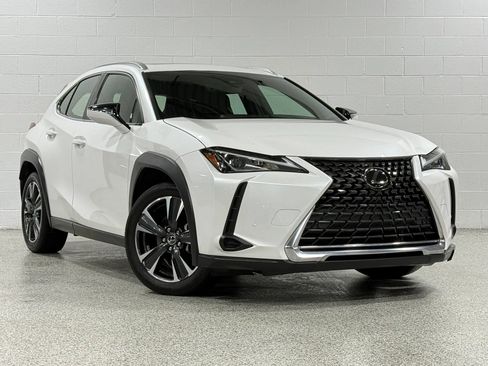 Used 2021 Lexus UX 200 w/ Premium Package FWD image 4