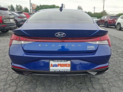 Used 2022 Hyundai Elantra Limited FWD image 5