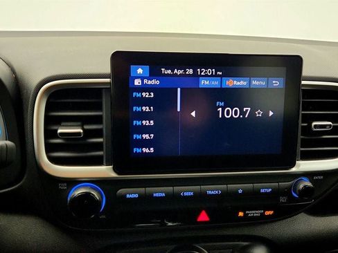 Used 2023 Hyundai Venue SEL FWD image 19