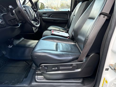 Used 2007 Chevrolet Suburban LS w/ Skid Plate Package image 11