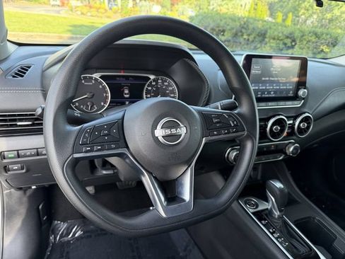 Used 2025 Nissan Sentra SV FWD image 13