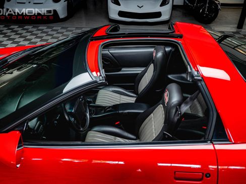 Used 2002 Chevrolet Camaro Z28 w/ SS Performance/Appearance Pkg RWD image 74