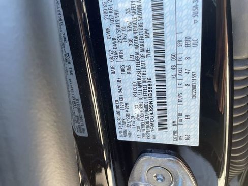 Used 2022 Ford Escape Titanium image 34