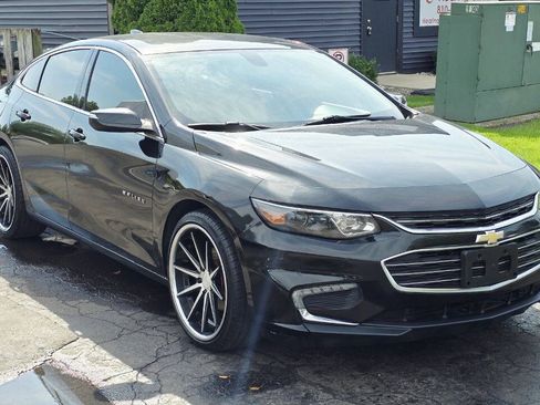 Used 2017 Chevrolet Malibu LT FWD image 7