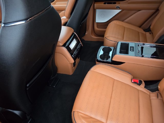 Used 2024 Lincoln Aviator Black Label w/ Jet Package AWD/4WD image 17
