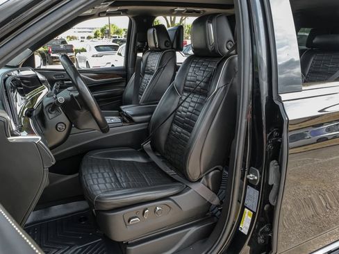 Used 2021 Cadillac Escalade ESV Premium Luxury Platinum AWD/4WD image 39