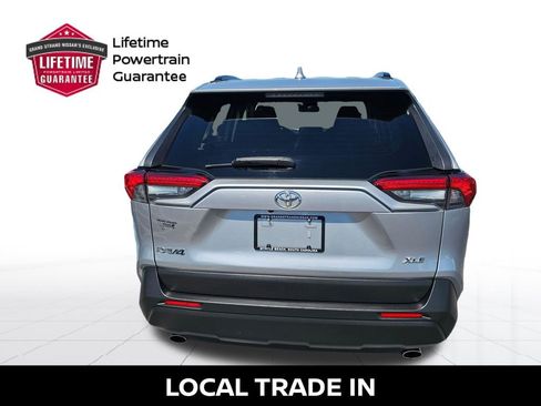 Used 2019 Toyota RAV4 XLE w/ Convenience Package image 9