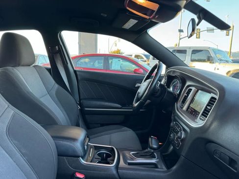 Used 2022 Dodge Charger SXT RWD image 10