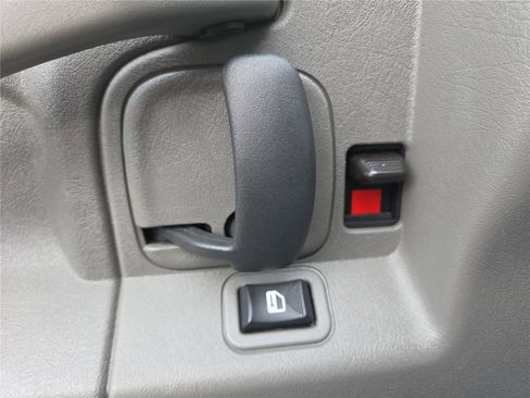 Used 2024 GMC Savana 2500 w/ Driver Convenience Package image 10