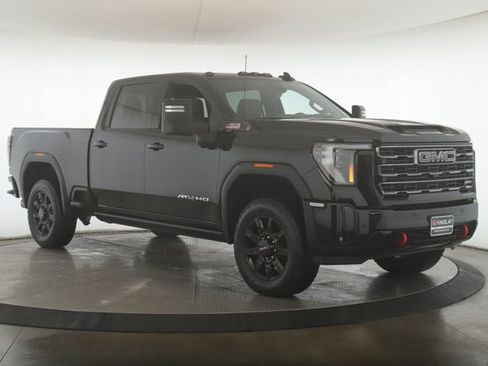 Used 2025 GMC Sierra 2500 AT4 w/ AT4 Premium Plus Package AWD/4WD image 2