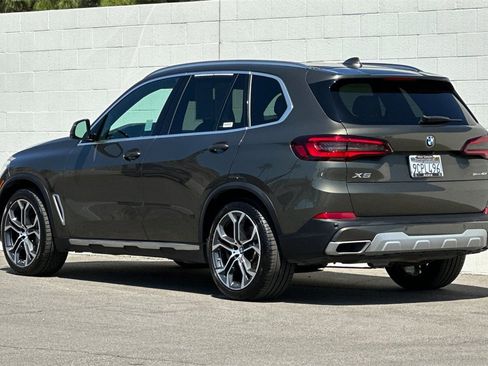 Used 2022 BMW X5 sDrive40i w/ Parking Assistance Package image 3