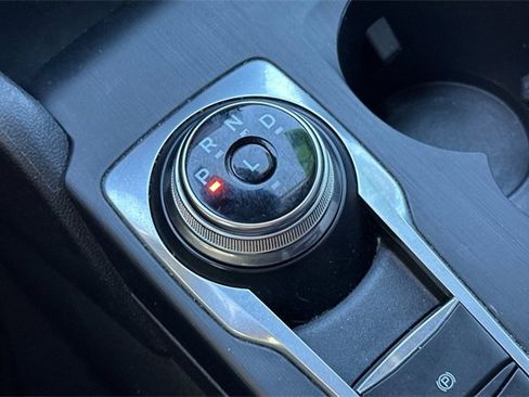 Used 2021 Ford Escape SE image 24