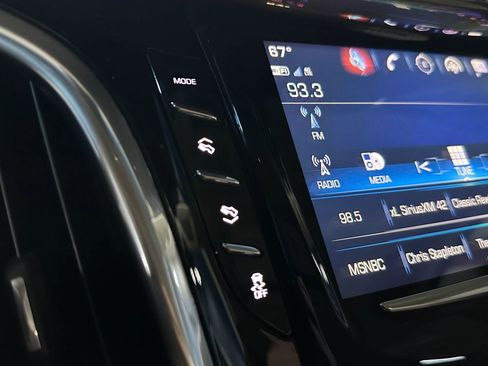 Used 2019 Cadillac Escalade Premium Luxury image 40