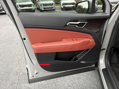Used 2026 Kia Sportage SX FWD image 12