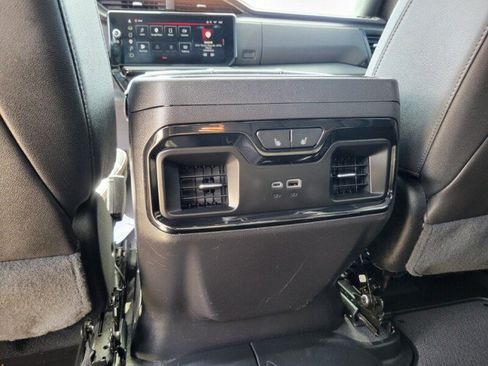 Used 2024 GMC Sierra 1500 AT4 w/ Technology Package AWD/4WD image 30