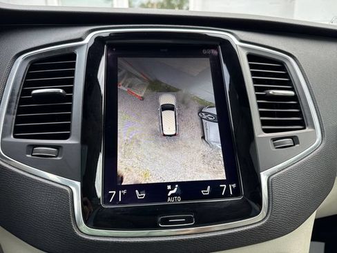 Used 2017 Volvo XC90 T6 Momentum w/ Vision Package AWD/4WD image 32