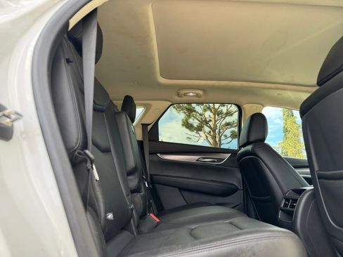 Used 2018 Cadillac XT5 Luxury w/ Driver Awareness Package image 19