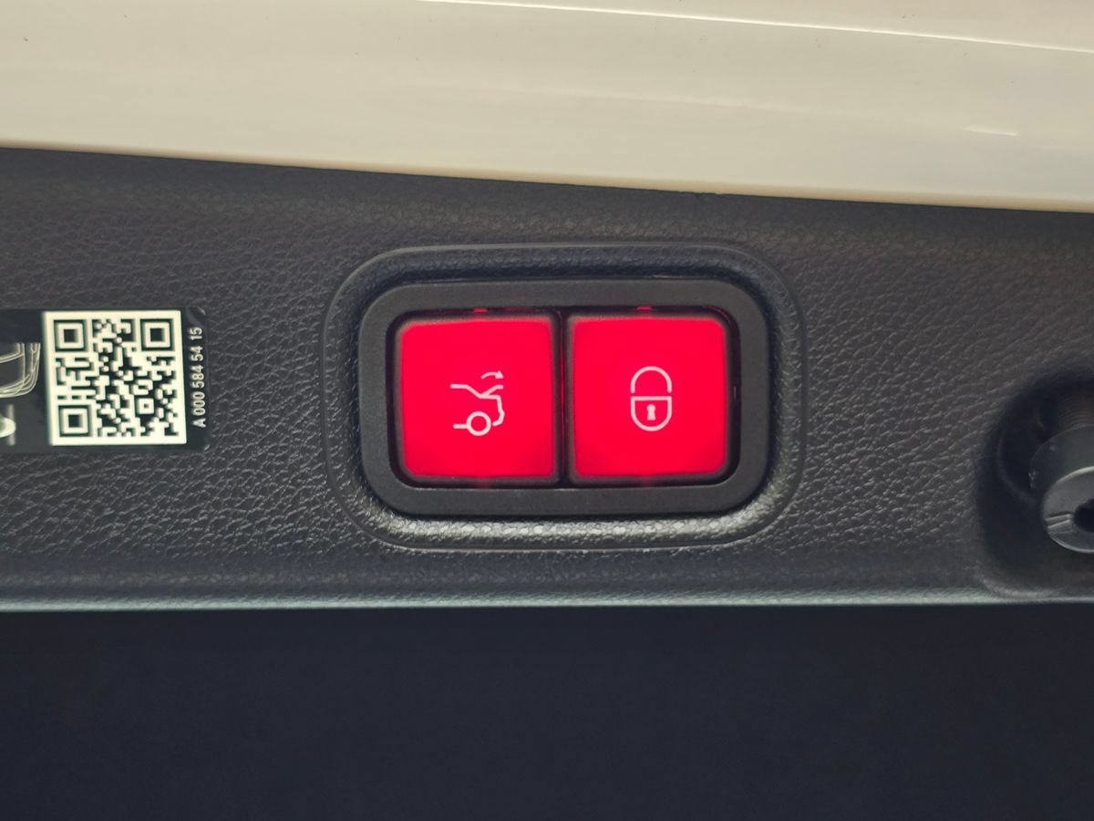 Used 2023 Mercedes-Benz E 350 4MATIC Sedan image 59